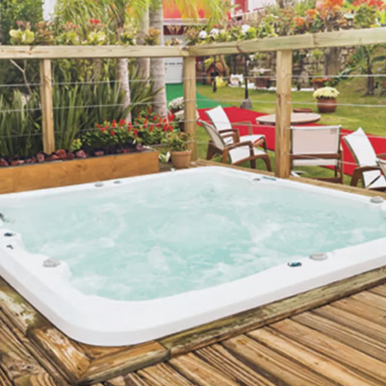 SPA AFINITY: Proporcionando uma conexão profunda com o bem-estar, Afinity vem com assento anatômico, jatos de hidromassagem relaxantes e sistema de cromoterapia. A elegância discreta do design garante uma experiência de luxo e tranquilidade, focando em uma sintonia perfeita com o corpo e a mente.